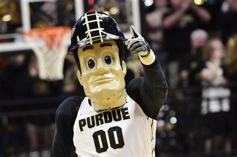 Purdue boilermakers men - Jan 20, 2022 · Purdue vs. Indiana: The Boilermakers have won five straight games at Simon-Skjodt Assembly Hall, coming by a total of 38 points. Their last two wins have come by double-digits, accounting for two ... 